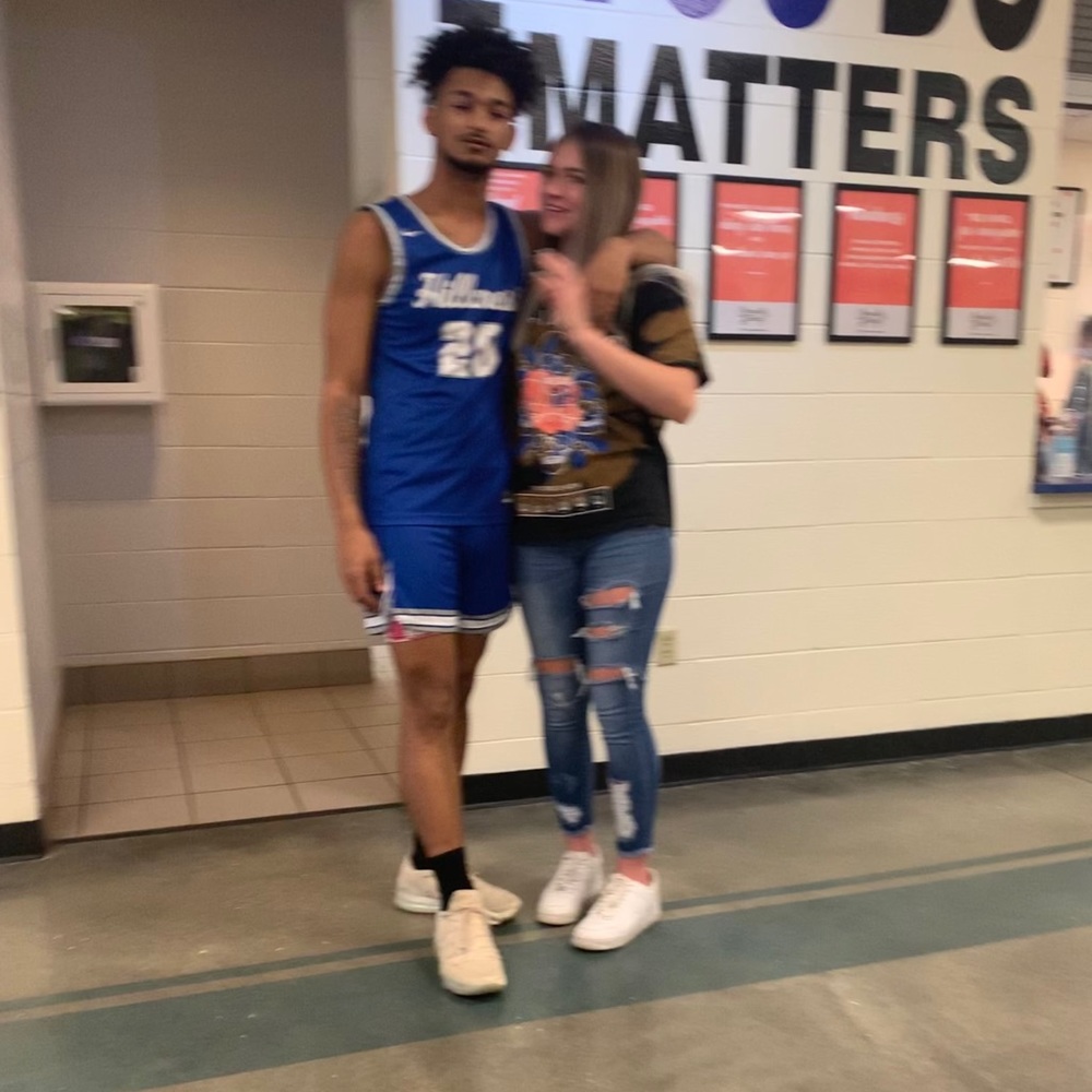 Meet your Posher, Lara